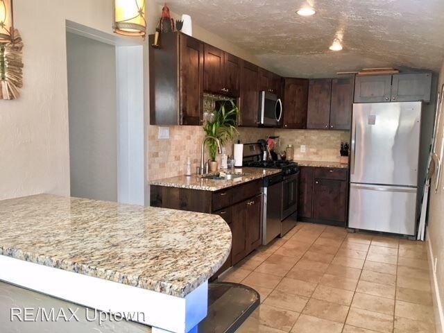 Building Photo - 3820 Winona Ct