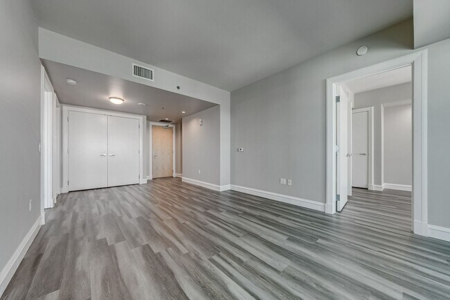 Foto del edificio - Sky Las Vegas 3706- Strip/City Views from this Stunning 2Bd/ 2Ba Residence