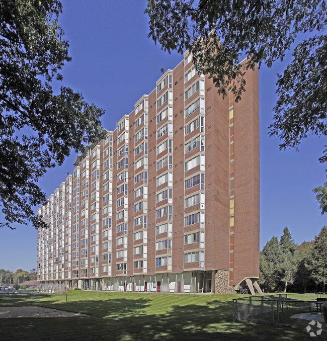 Building Photo - Lakeshore Tower Apartments