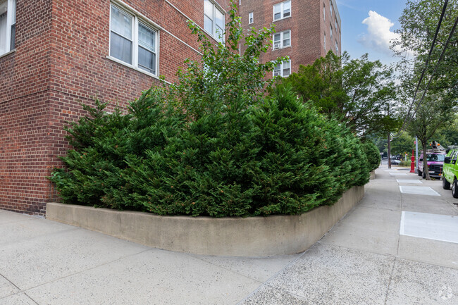 Building Photo - 500 Kappock St