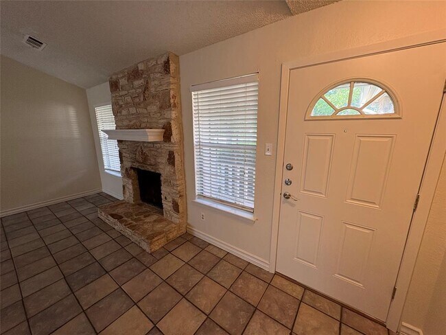 Foto del edificio - 3800 Tattershall Ln