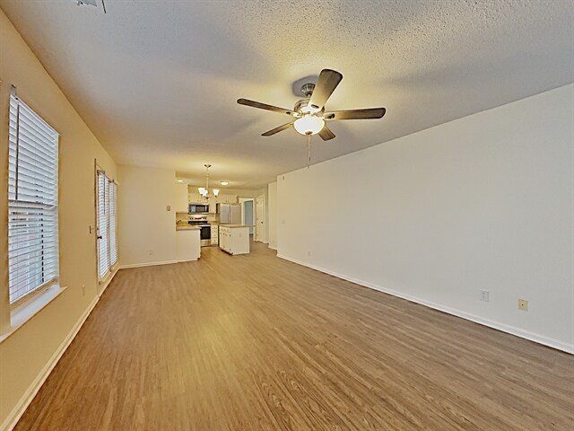 Building Photo - 2925 Pinewood Hill Drive