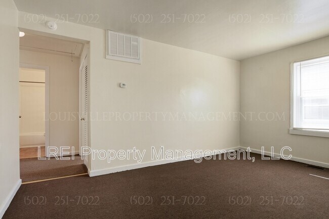 Foto del edificio - 2728 Algonquin Pkwy