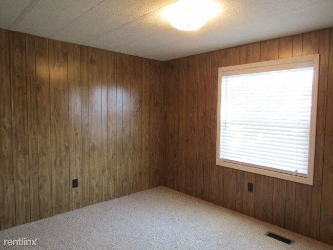 Building Photo - 3 br, 2 bath House - 1706 Buchanan