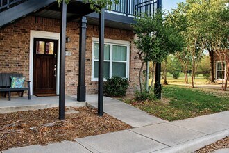 Building Photo - 1725 Harvey Mitchell Pkwy S