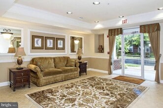 Building Photo - 5801 Clipper Ln