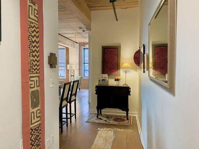 Foto del edificio - 1241-1255 Adams St