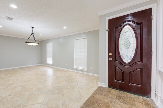 Foto del edificio - 15118 Chaseridge Dr