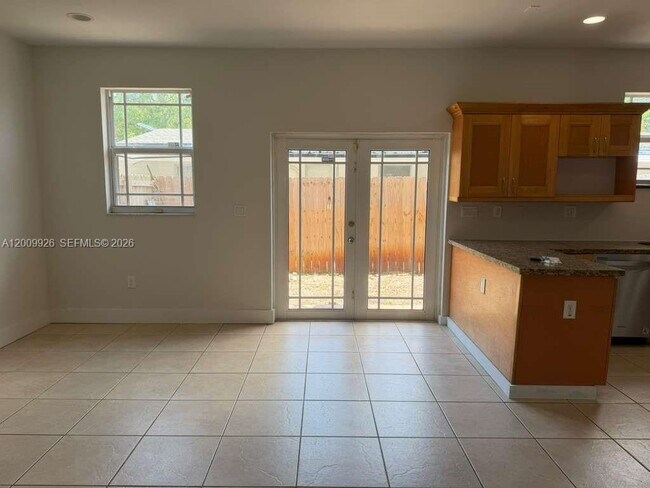 Foto del edificio - 2209 Monroe St