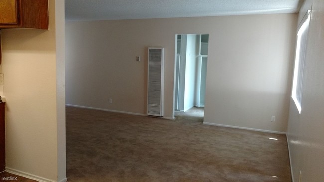 Foto del edificio - 12638 Cedar Ave
