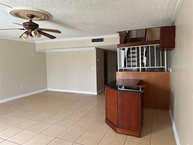 Foto del edificio - 8401 W Sample Rd