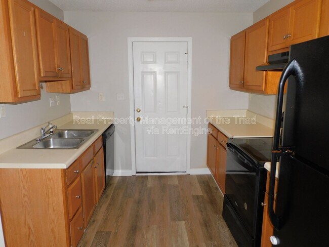 Foto del edificio - 1301 Nealtown Rd