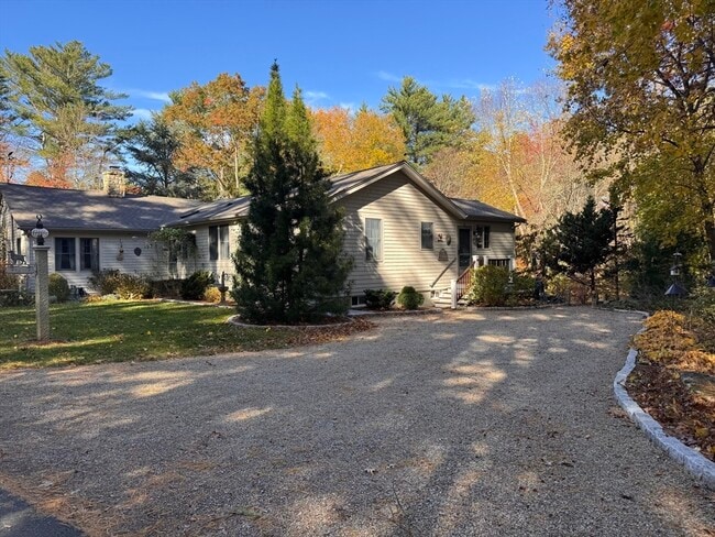 Building Photo - 15 Parlowtown Rd