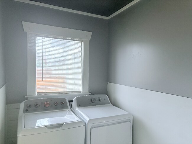 Foto del edificio - 3806 S Ainsworth Ave