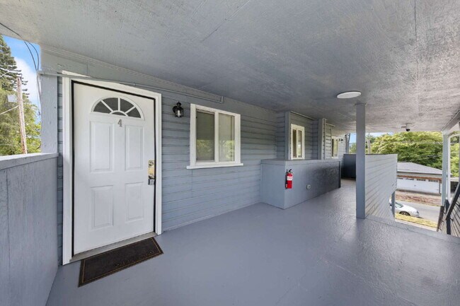 Foto del edificio - 2 Bedroom 2 Bathroom on College Street!