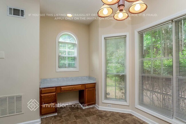 Building Photo - 6810 Waters Edge Dr