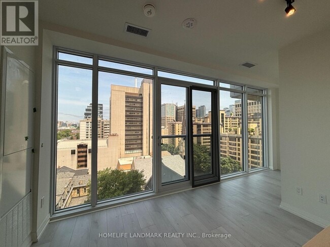 Photo du bâtiment - 280-1280 Dundas St W