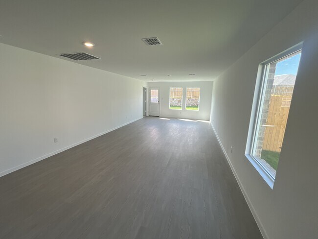 Foto del edificio - 1223 Falcon Hts Dr