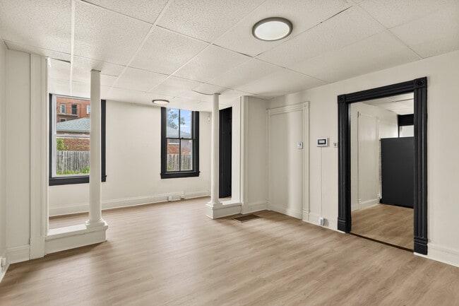 Building Photo - 3630 Tholozan Ave
