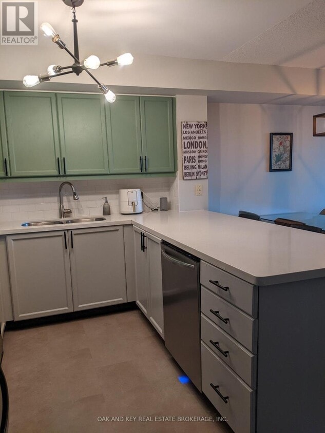 Photo principale - 245 Davisville Ave