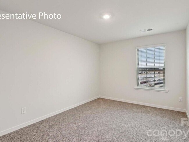 Foto del edificio - 676 13th Ave Dr NE