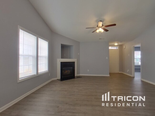 Foto del edificio - 10429 Hugue Way