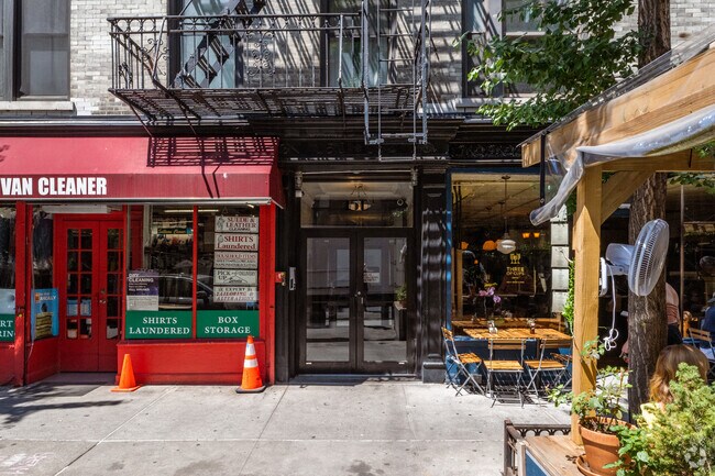 Entrada - 150 Sullivan St