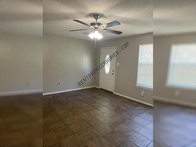 Foto del edificio - 1117 Troy Dr