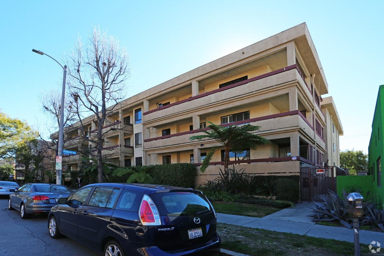 11322 Camarillo St, North Hollywood, CA 91602 Apartments in North