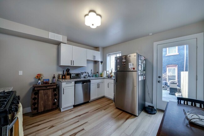 Foto del edificio - Remodeled Home in Lawrenceville