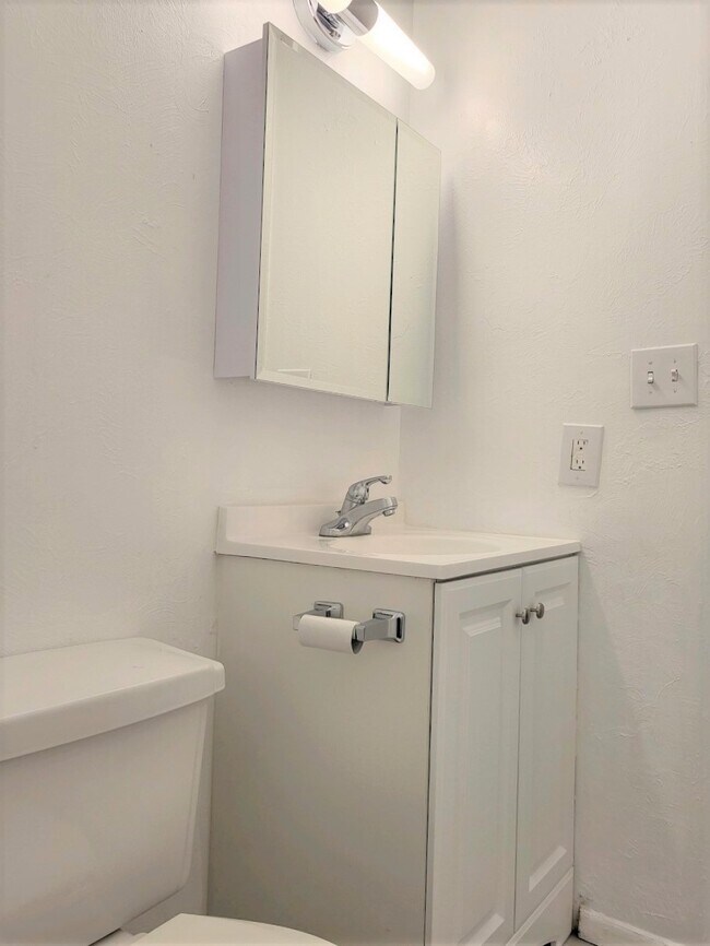 Bathroom - 1141 Cree Dr