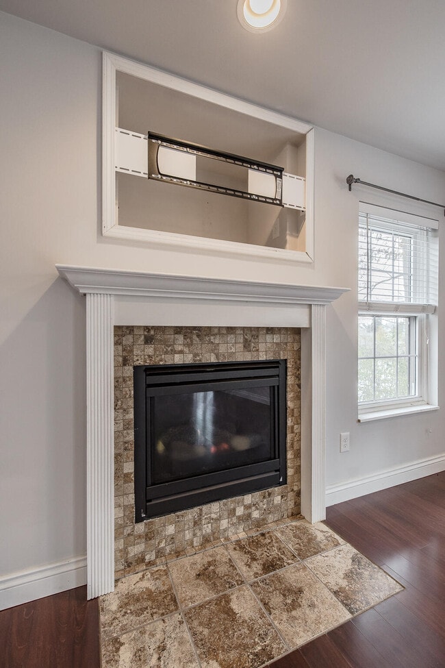 Foto del edificio - 324 Stratford Ln