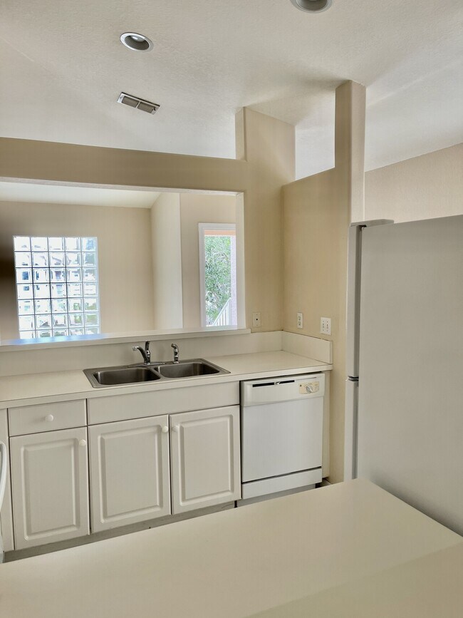 Building Photo - For Rent in Bonita Springs