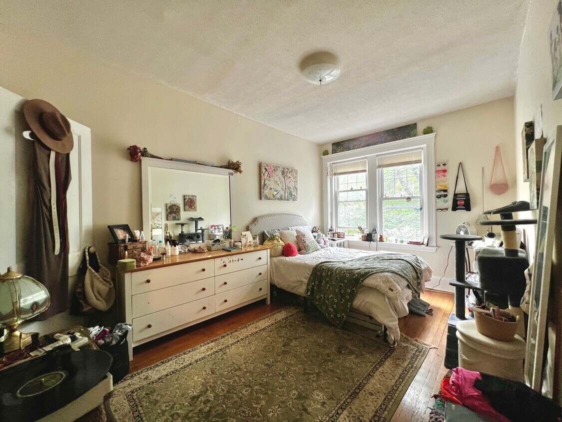 Foto principal - 164 Thorndike St