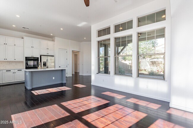 Foto del edificio - 18169 N 92nd St