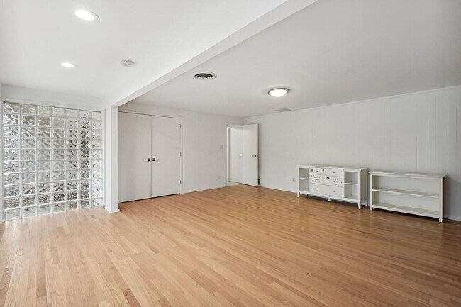 Foto del edificio - Spectacular Mid-Century Contemporary in Carderock Springs