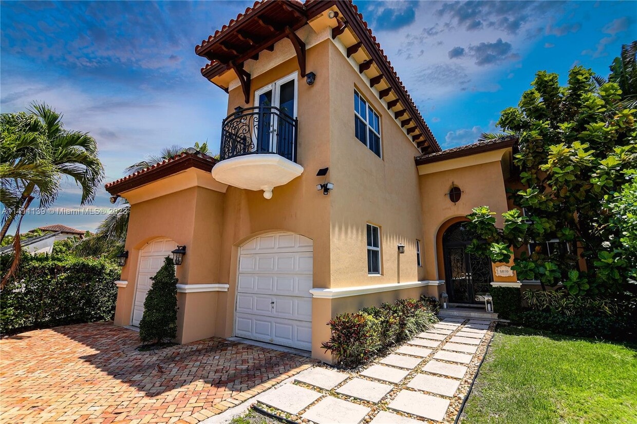 Foto principal - 5860 SW 34th St