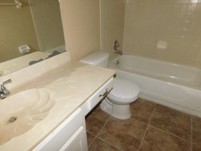 Building Photo - 3272 Venson Dr