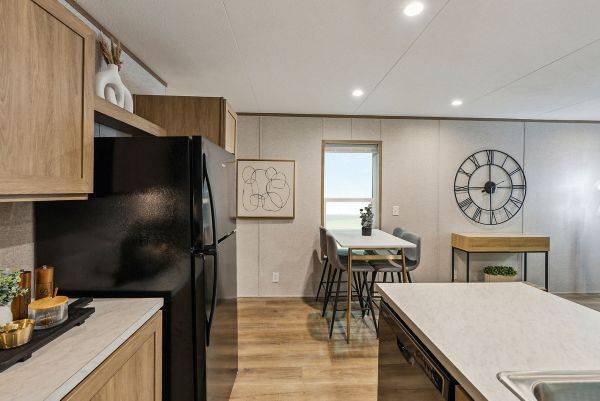 Building Photo - 19 Sundale Trailer Ct