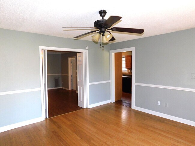 Building Photo - 2128 N. Red Banks Rd, Byhalia MS 38611