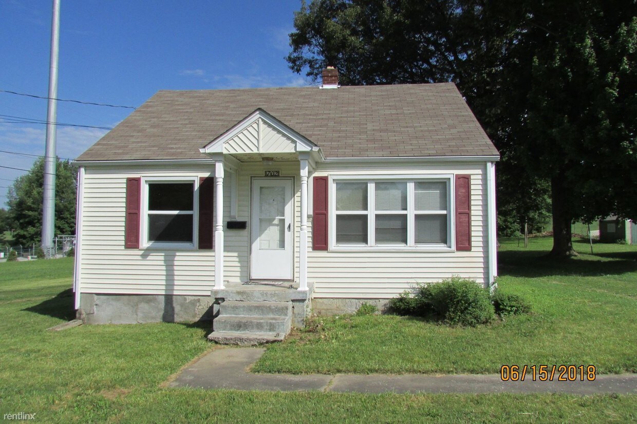 2 br, 1 bath House 702 N Mulberry St House for Rent in