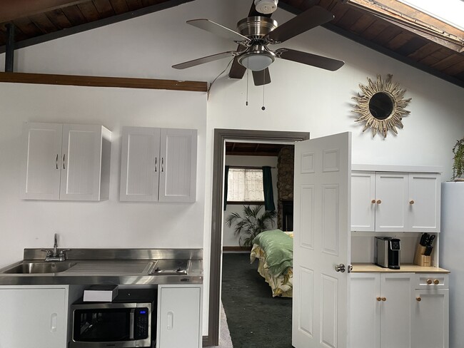 Building Photo - 3652 Promontory St