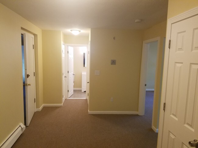 Building Photo - 148 Overland Rd