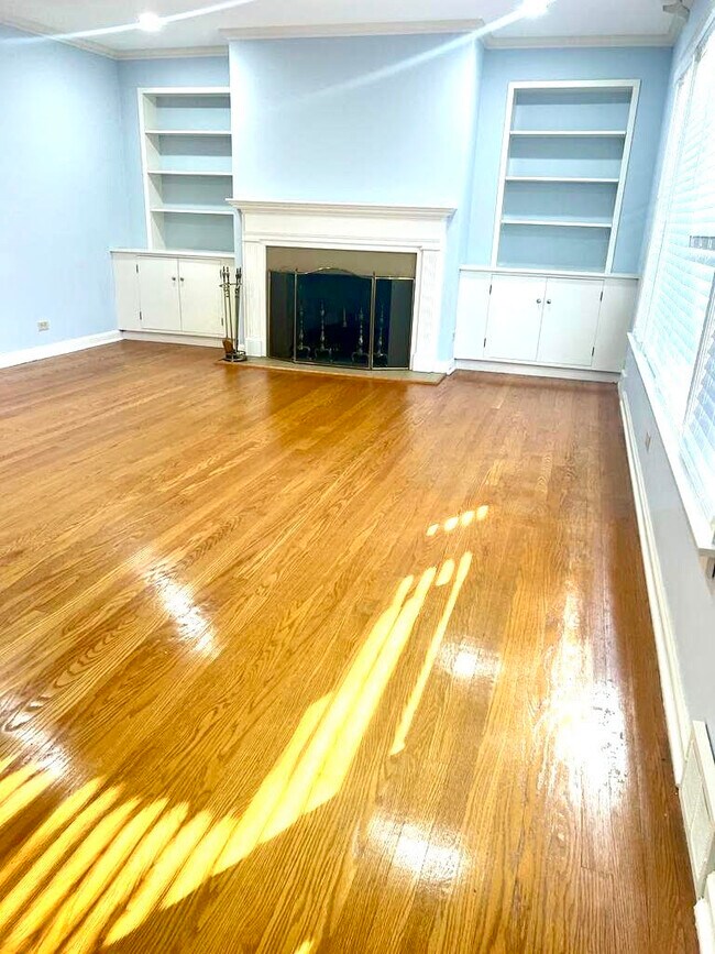 Foto del edificio - 6537 N Knox Ave