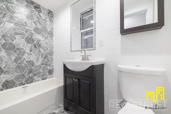 Foto del edificio - 1 bedroom in BROOKLYN NY 11213