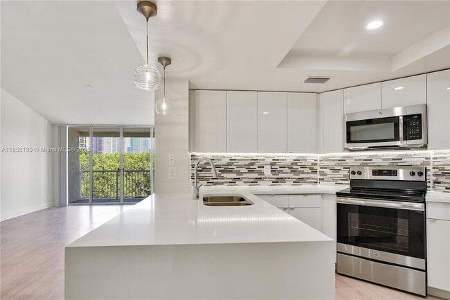 Foto del edificio - 3605 NE 207th St