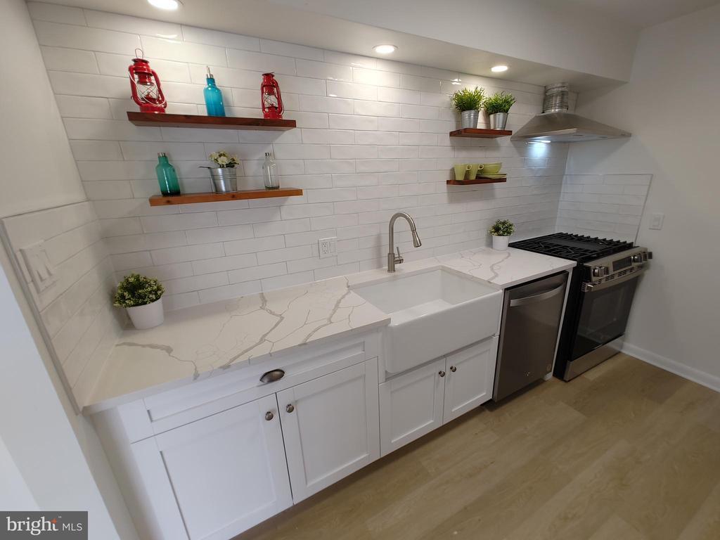 Foto principal - 5208 Newton St