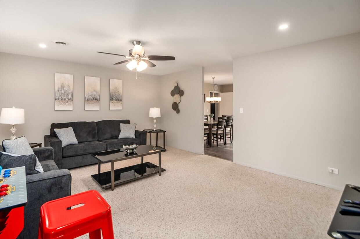 Primary Photo - 15133 Huntington Ct