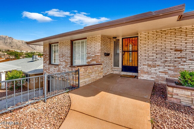 Building Photo - 6249 Westwind Dr