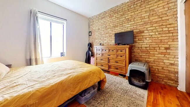 Foto del edificio - Raised First Floor Southport Corridor One ...